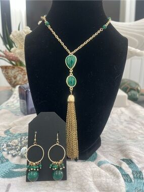 Brand New! Malachite Tassel Necklace w genuine Malachite gold plated earrings